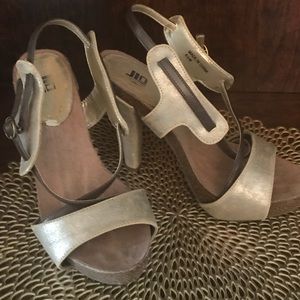 JLo Gold and Brown Platform Heels size 6.5M.